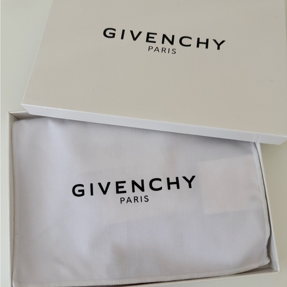 NWT Givenchy GV3 Bicolor Wristlet - Picture 12 of 15
